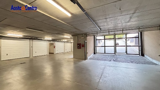 Foto Box in Regione Borgnalle, Aosta Centro di 14 m² con 1 locali