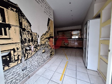 Foto Locale commerciale in Corso Garibaldi, Benevento Centro Storico