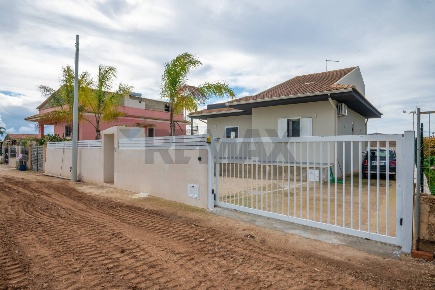 Foto Villa unifamiliare in via Rimembranza snc, Ragusa di 138 m² in vendita