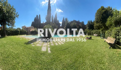 Foto Appartamento in Via Della Camilluccia, Roma di 190 m² con 5 locali