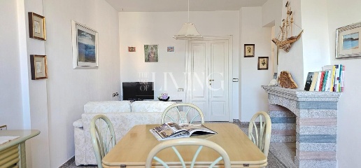 Foto Appartamento a Santa Teresa Gallura Centro di 81 m² con 6 locali