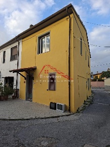 Foto Casa indipendente a Vecchiano Vecchiano Nodica di 130 m² con 5 locali