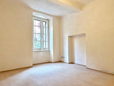 Foto Appartamento a Massa Centro di 50 m² con 3 locali in vendita