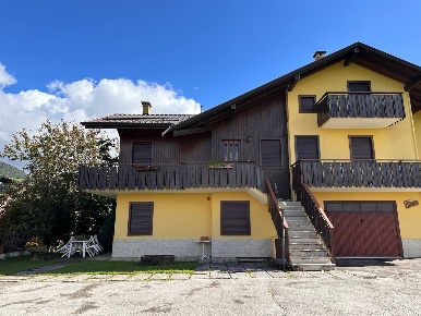 Foto Appartamento in via Sacello, Gallio Centro di 80 m² con 3 locali