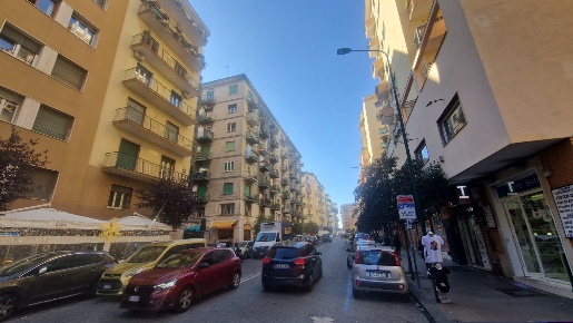 Foto Box in via francesco cilea 86, Napoli Vomero di 9 m² con 1 locali