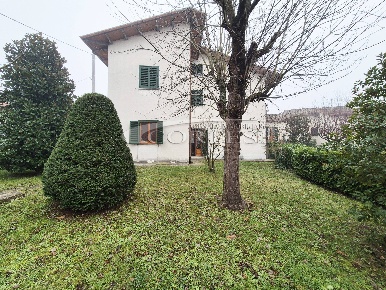 Foto Appartamento in Via del Commercio, Città di Castello di 220 m²