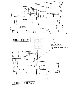 Foto Locale commerciale in Via Fillungo, Lucca di 90 m² con 1 locali