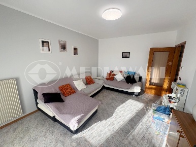 Foto Villa bifamiliare a Maniago di 225 m² con 8 locali in vendita