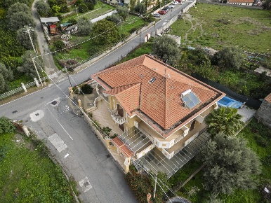 Foto Villa unifamiliare in Piazza Antonio Stracuzzi 4, Santa Teresa di Riva