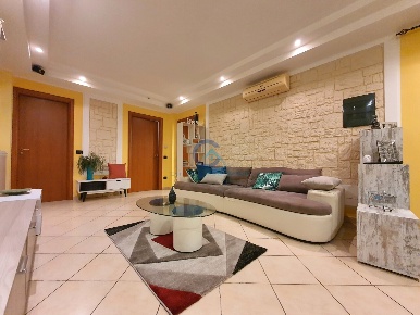 Foto Appartamento in Viale Fiume Mesima 39, Catanzaro Siano - Cava di 75 m²