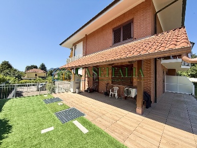 Foto Appartamento in Via Frejus  3, Villarbasse di 100 m² con 5 locali