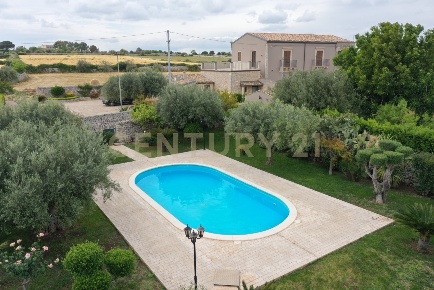 Foto Villa unifamiliare in Via Passo Parrino 19, Modica Cannizzara