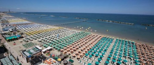 Foto Hotel a Cesenatico Villamarina Mare con 60 locali in vendita