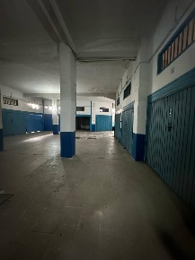 Foto Box in Via Arce, Salerno Centro di 40 m² con 1 locali in vendita