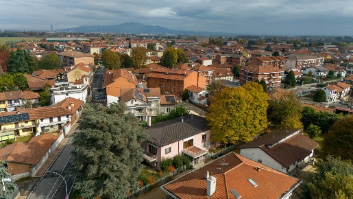 Foto Villa singola in Via Pinerolo, Candiolo di 660 m² con 16 locali