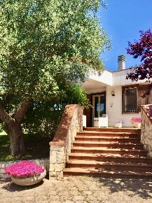 Foto Villa singola a Monopoli Antonelli di 190 m² con 5 locali in vendita