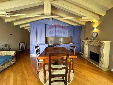 Foto Appartamento in Vicolo Nulli, Iseo Centro di 74 m² con 2 locali