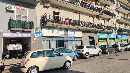 Foto Negozio in Via Pagano, Bari Libertà di 220 m² con 1 locali in vendita