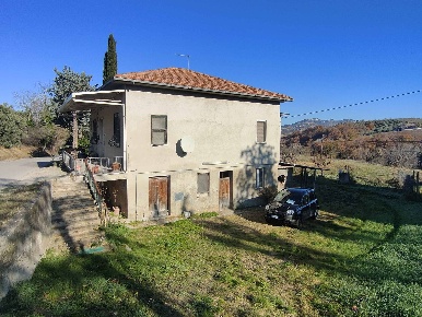 Foto Rustico in Contrada Tesino, Offida di 200 m² con 9 locali in vendita
