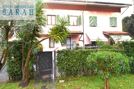 Foto Casa indipendente in Via Gramsci, Forte dei Marmi Vittoria Apuana