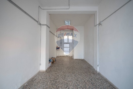 Foto Locale commerciale in Piazza Cameranesi, Senigallia Marzocca di 42 m²