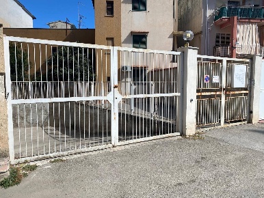 Foto Magazzino in Via Francesco Musotto, Palermo di 150 m² con 2 locali