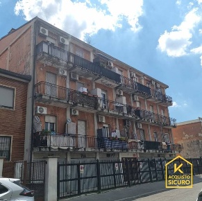 Foto Appartamento in Via Val Di Non, Milano Precotto di 20 m² con 1 locali