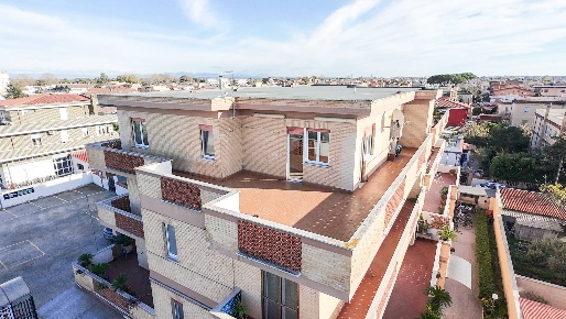 Foto Attico in via coni zugna, Fiumicino Isola Sacra di 130 m² con 3 locali