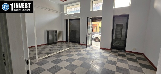 Foto Locale commerciale in Via Cesare Battisti, Cologno Monzese di 50 m²