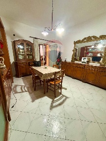 Foto Appartamento in Vicolo Colluzio, Palermo Cassaro di 97 m² con 5 locali