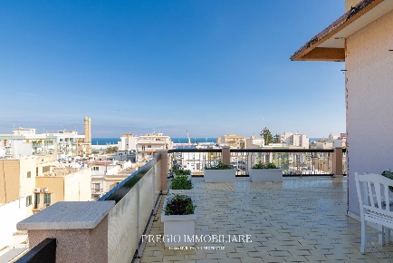 Foto Appartamento in Via Tenente Vitti, Monopoli Centro di 116 m²