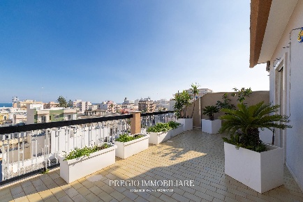 Foto Appartamento in Via Tenente Vitti, Monopoli Centro di 116 m²