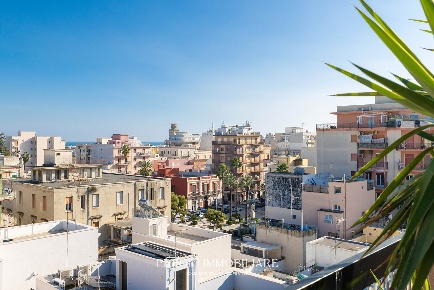 Foto Appartamento in Via Tenente Vitti, Monopoli Centro di 116 m²