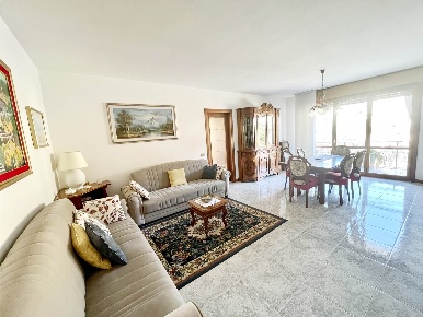 Foto Appartamento a Jesi Viale del Lavoro di 97 m² con 3 locali in vendita