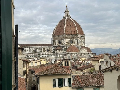 Foto Appartamento in Via dei Cerchi, Firenze Signoria - Uffizi di 130 m²