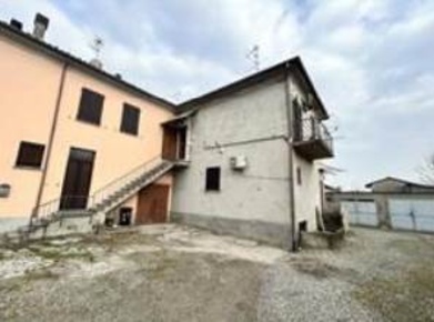 Foto Appartamento a Monticelli d'Ongina di 117 m² con 3 locali in vendita