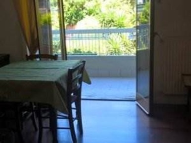 Foto Appartamento a Aci Castello Centro di 72 m² con 2 locali in affitto