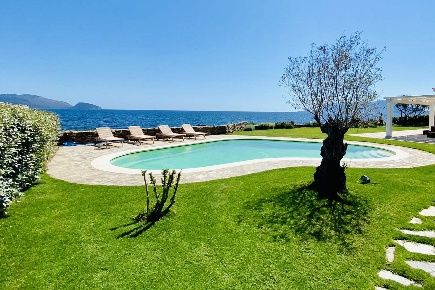 Foto Villa unifamiliare a Olbia Pittulongu di 160 m² con 7 locali