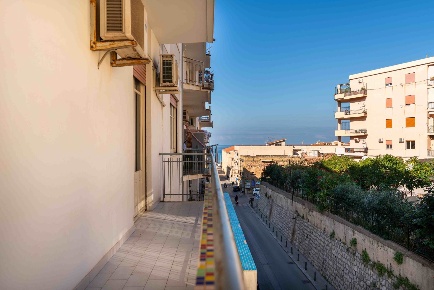 Foto Appartamento in via Cavour  38, Cefalù Centro di 146 m² con 7 locali