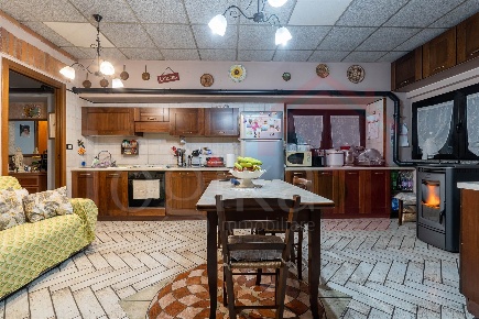 Foto Multiproprietà in Via dei Livelli 29, Roncaro Centro di 505 m²