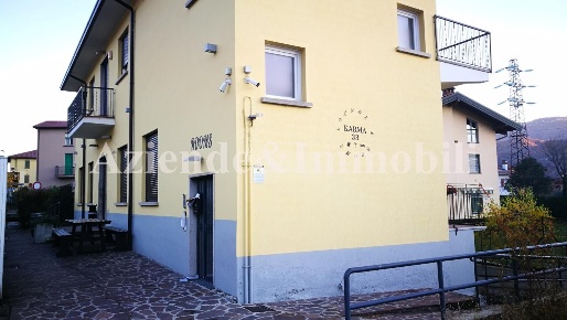 Foto Locale commerciale in Via statale, Airuno Centro di 345 m² in vendita