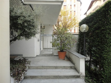 Foto Appartamento in Via Crippa, Lissone Centro Storico di 103 m²