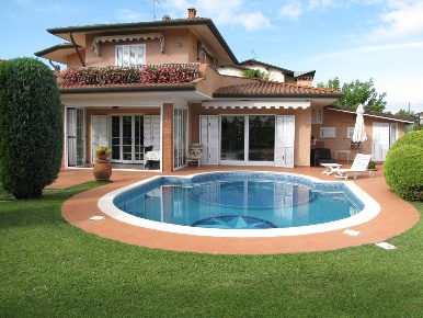 Foto Villa unifamiliare in via ficalucci, Pietrasanta di 190 m² in vendita