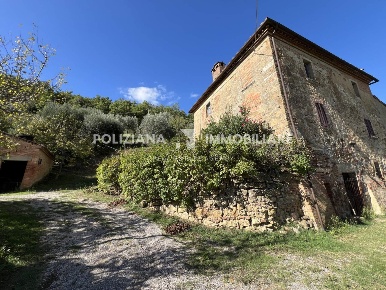 Foto Casale in Via del Pelago, Montepulciano di 366 m² con 11 locali