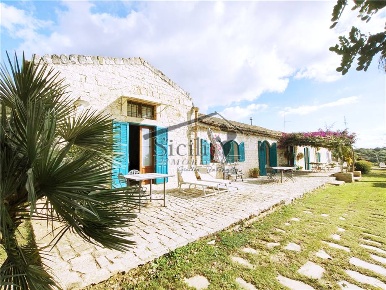 Foto Villa singola in -, Modica Zappulla di 600 m² con 18 locali in vendita