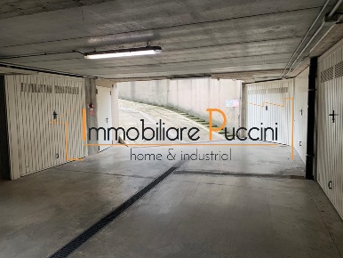 Foto Box in via Pertini 10, Calenzano Centro di 16 m² con 1 locali