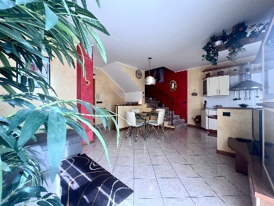 Foto Villa a schiera in Piazza R. Rossellini 15, Cesena di 166 m²