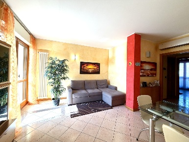 Foto Villa a schiera in Piazza R. Rossellini 15, Cesena di 166 m²