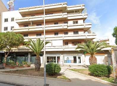 Foto Locale commerciale in Viale Tica 44, Siracusa Tica - Zecchino