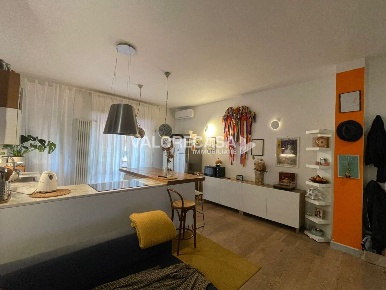 Foto Appartamento in viale Potrignano, Carrara Avenza di 80 m² con 3 locali